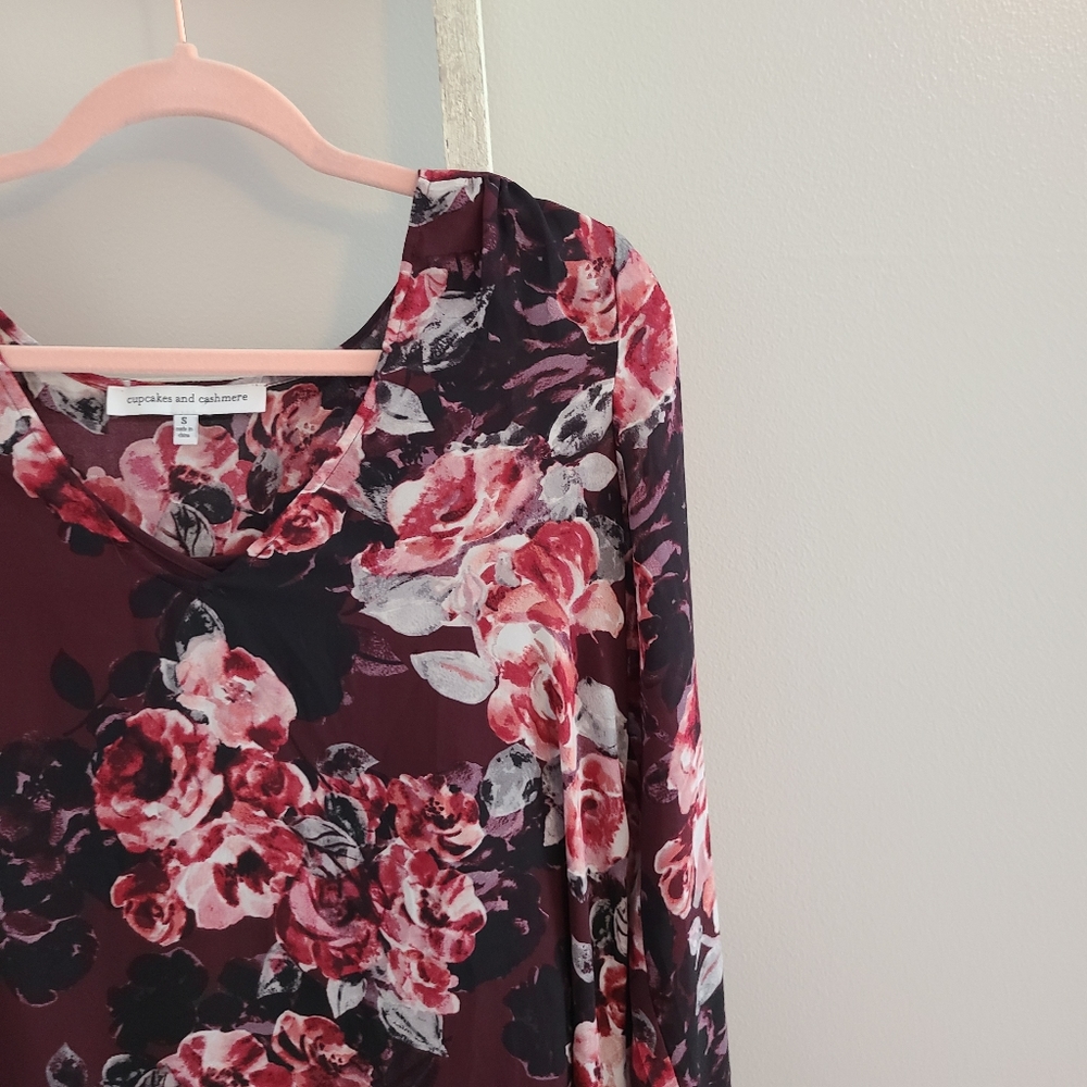 Cupcakes & cashmere♡ Floral long sleeve dress - Picture 3 of 4